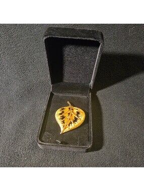 Vintage Gold-Tone Openwork Leaf Brooch Pin